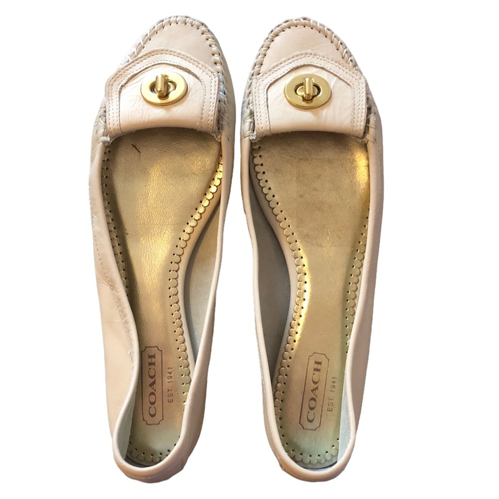 Coach size 10. Made in Italy. Cream/off-white leather loafers with turn lock